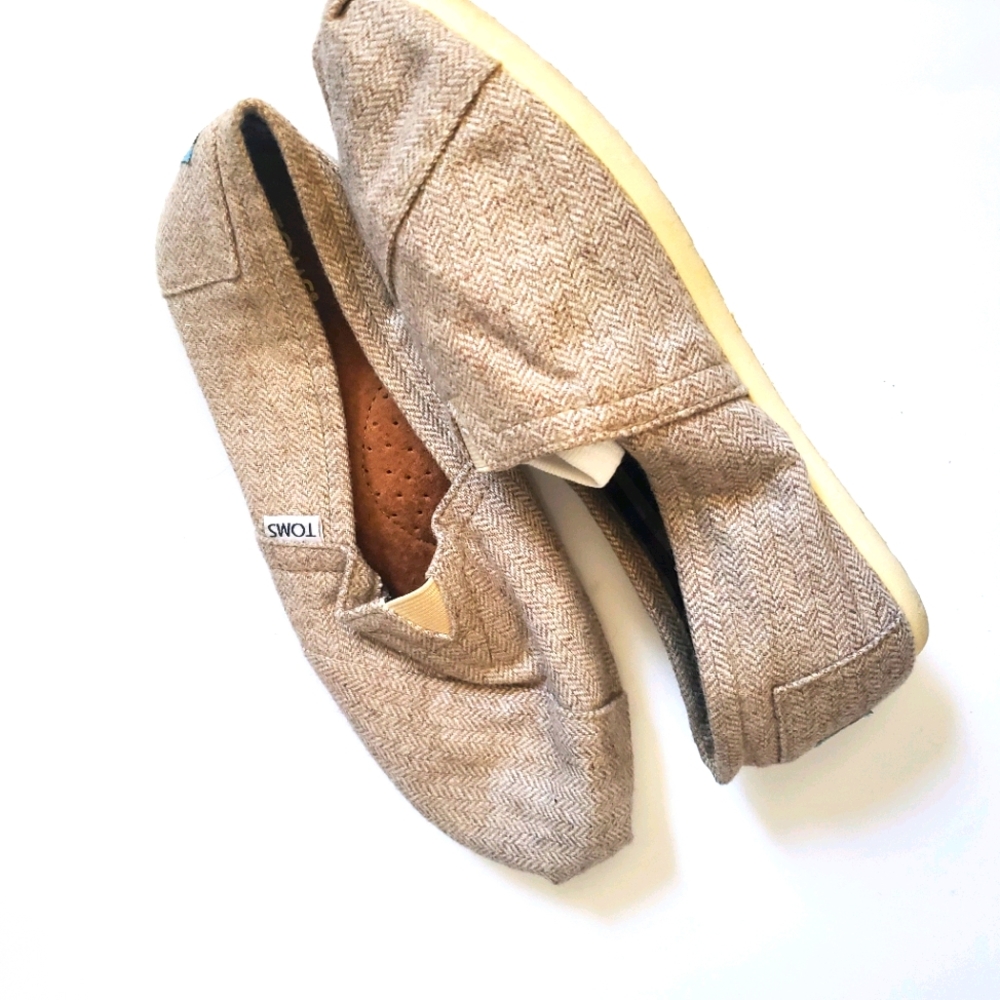 Toms